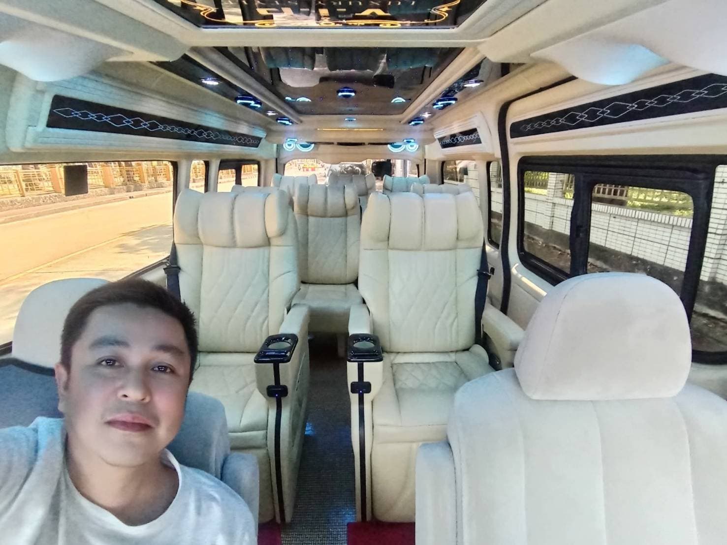 รถตู้ภายใน 1