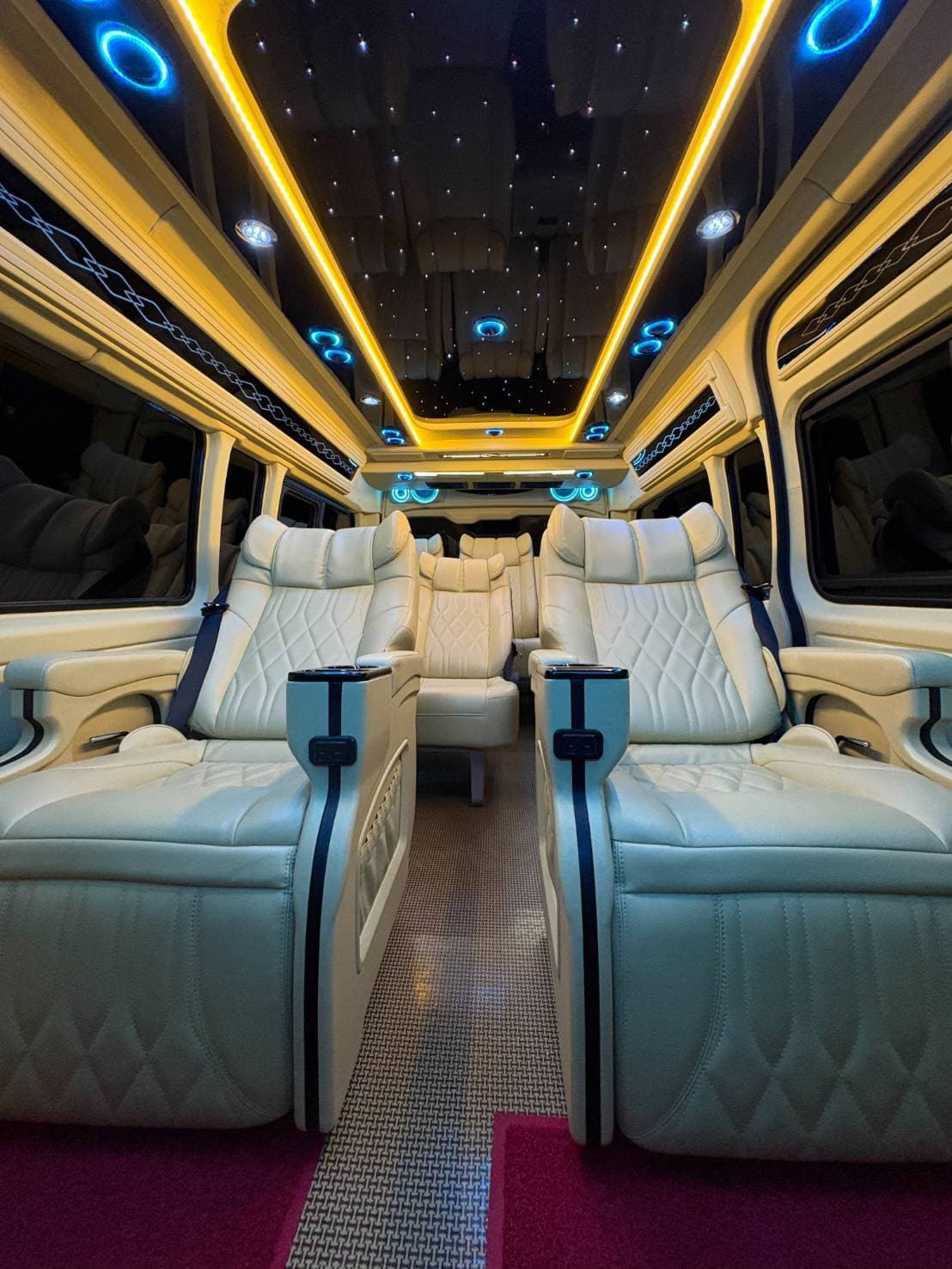 รถตู้ภายใน 1